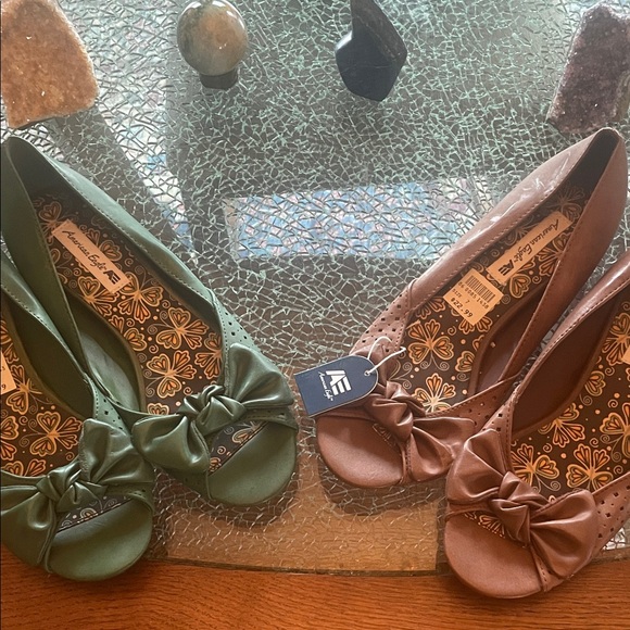 American Eagle Outfitters Green and Brown Bow Flats/two for one deal - Picture 14 of 16